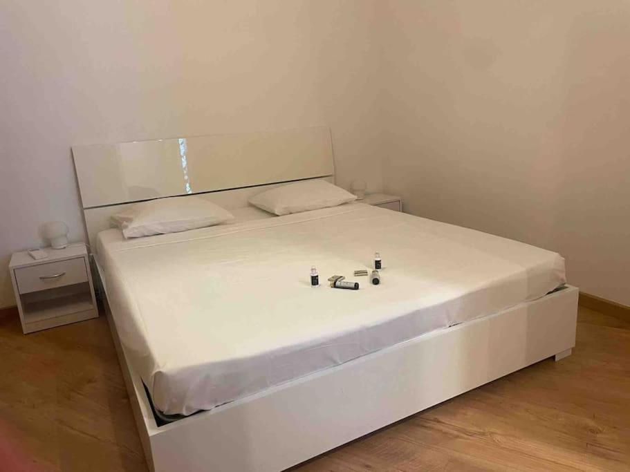 Appartamento Con Piscina E Sauna Bissone Εξωτερικό φωτογραφία
